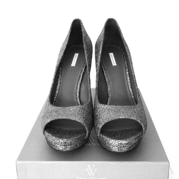 VERA WANG Collection Selima Silver Pumps - Picture 3 of 5